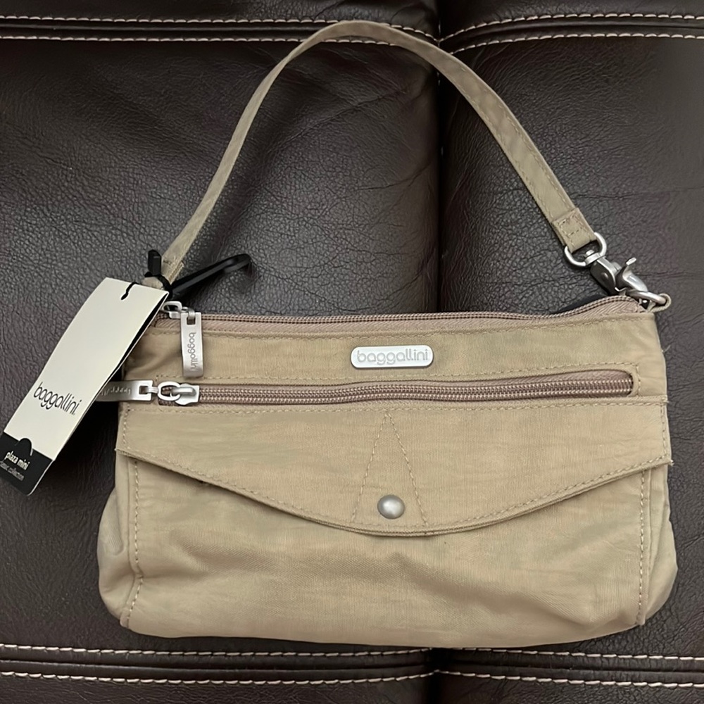 Baggallini small purse